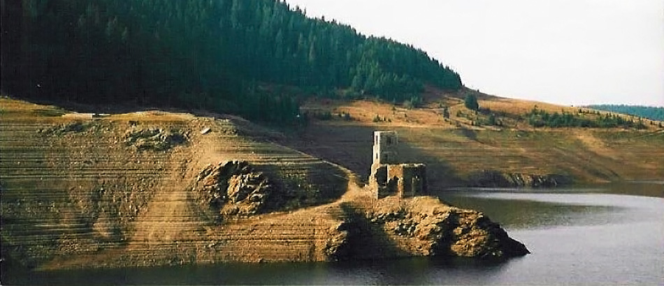 biserica-de-sub-lac