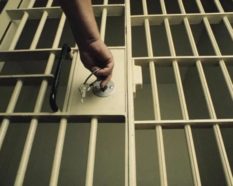 celula gratii inchisoare penitenciar