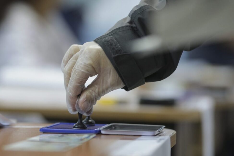 SONDAJ Intenţii de vot la alegerile europarlamentare – PSD-PNL – 43,7%, Alianţa Dreapta Unită- 14,1%, AUR-17,5%