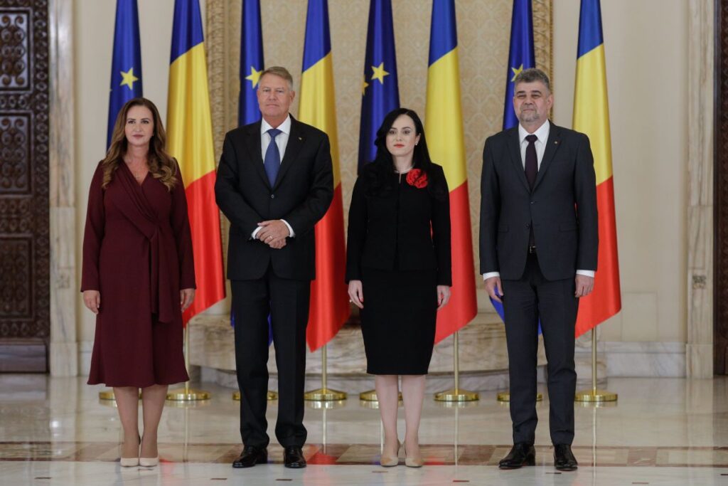 Ceremonie de depunere a jurământului de învestitură a Simonei Bucura Oprescu, ministrul Muncii și Solidarității Sociale și a Nataliei Intotero, ministrul Familiei, Tineretului și Egalității de Șanse, la Palatul Cotroceni din București, 19 iulie 2023. Inquam Photos / George Călin