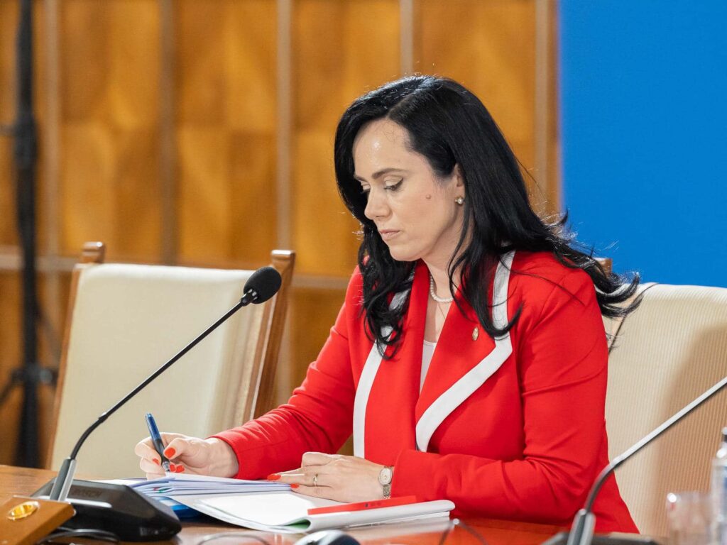 Simona Bucura-Oprescu