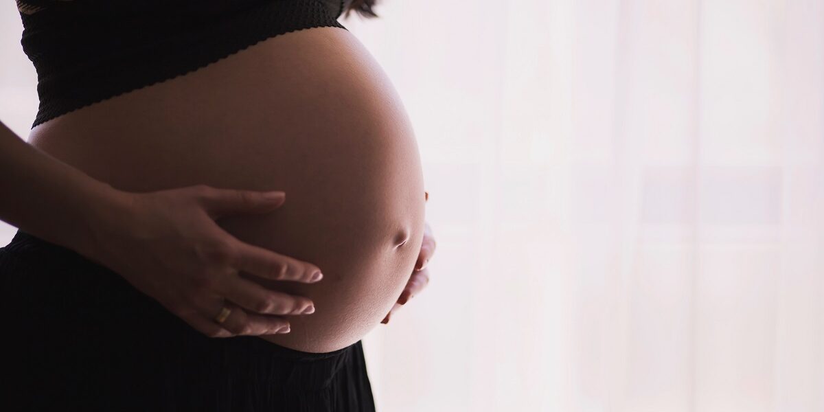 gravidă femeie însărcinată