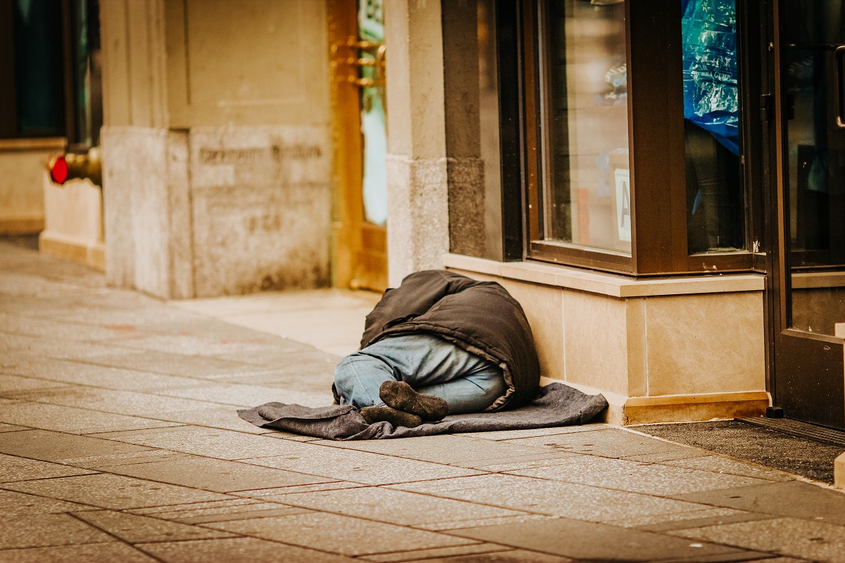 homeless / om fără adăpost