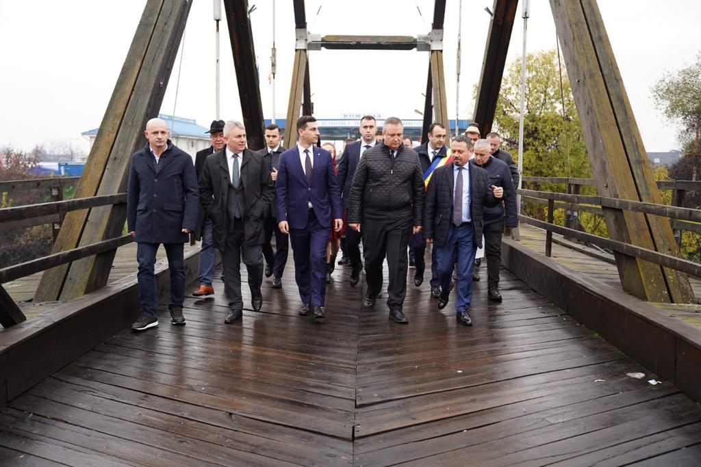 11.11 | PS News TV | Președintele PNL, Nicolae Ciucă, la podul peste Tisa