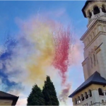 Artificii de zi în culorile tricolorului