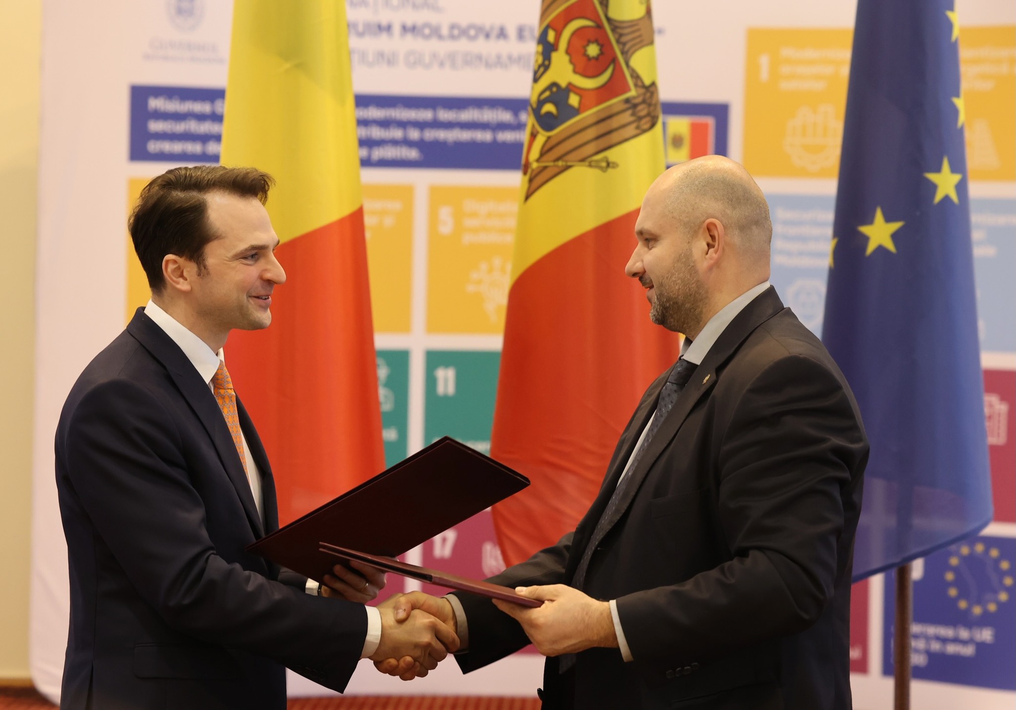 România și R. Moldova au semnat un memorandum pentru accelerarea investițiilor în interconectarea energetică