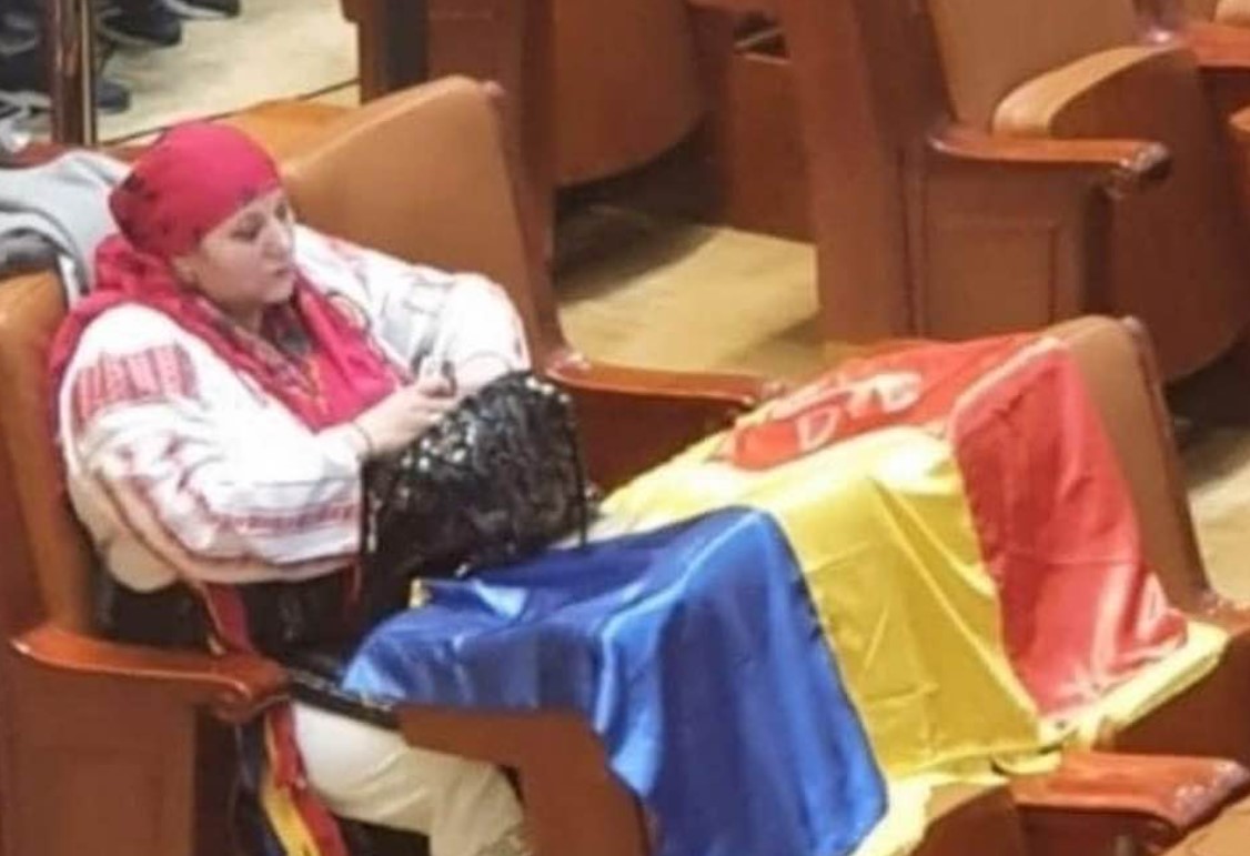 Răsturnare de situație: diaspora îi trimite pe Diana Șoșoacă și Luis Lazarus în Parlamentul European