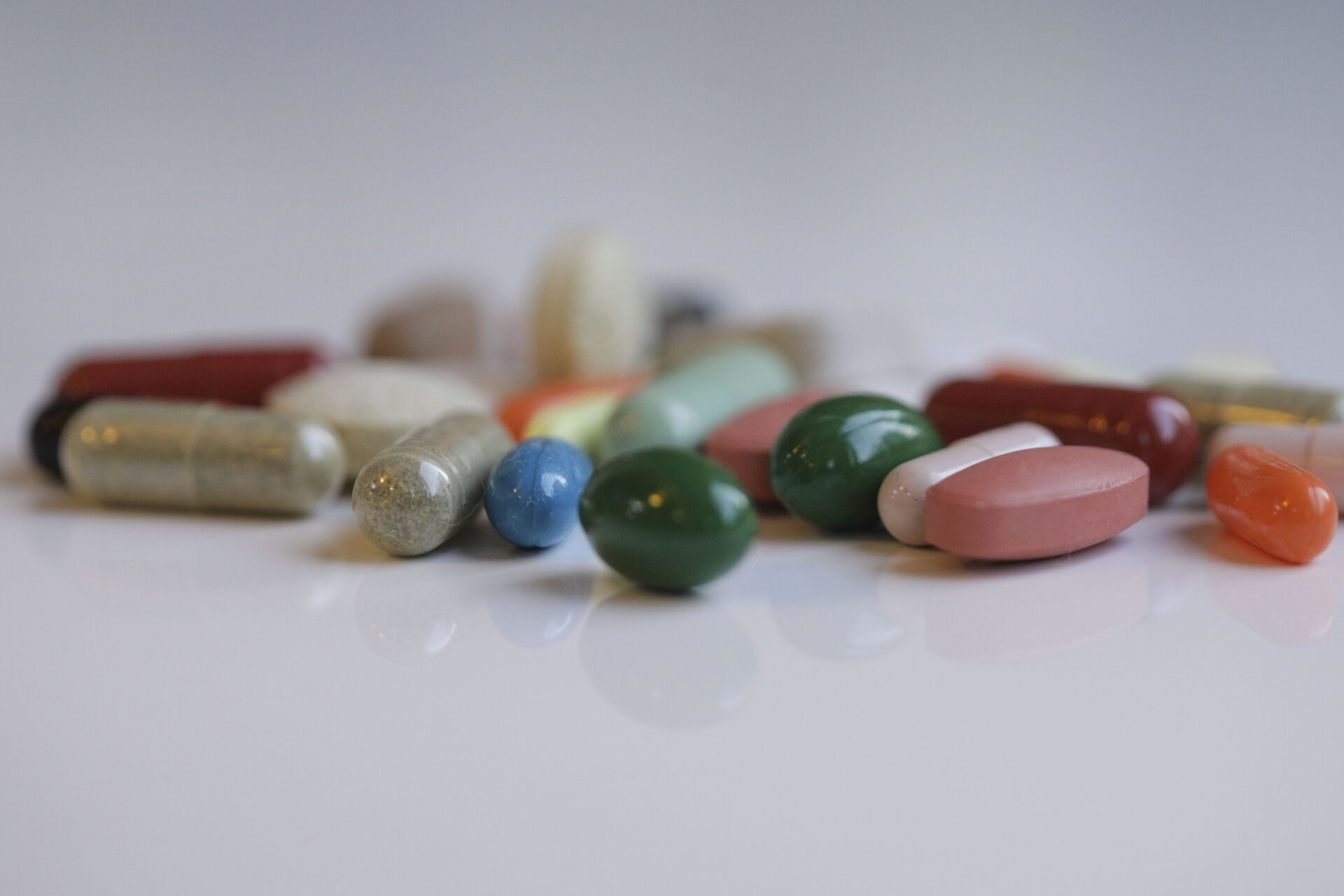 Comisia Europeană a solicitat suspendarea autorizaţiei pentru o serie de medicamente neconforme. Câte sunt în România