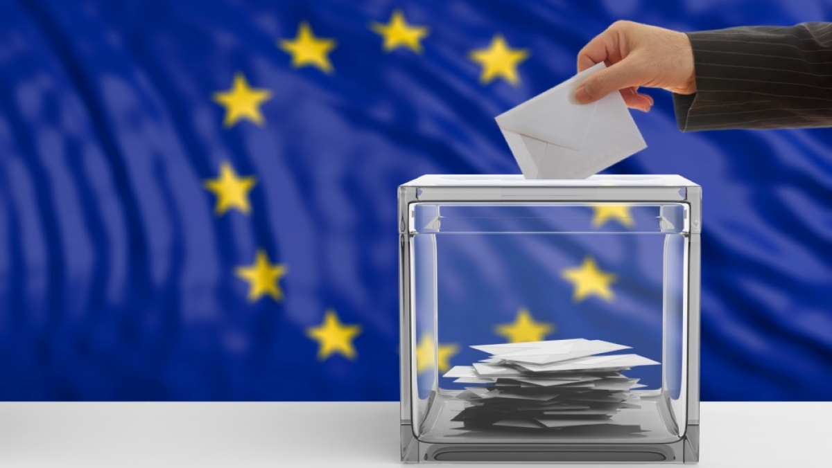 Euroalegeri: Cât câştigă un europarlamentar şi de ce alte avantaje beneficiază
