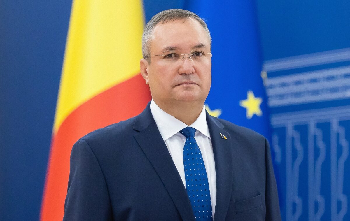 Nicolae Ciucă anunţă că va candida pentru funcţia de preşedinte al României. El promite că va munci pentru popor