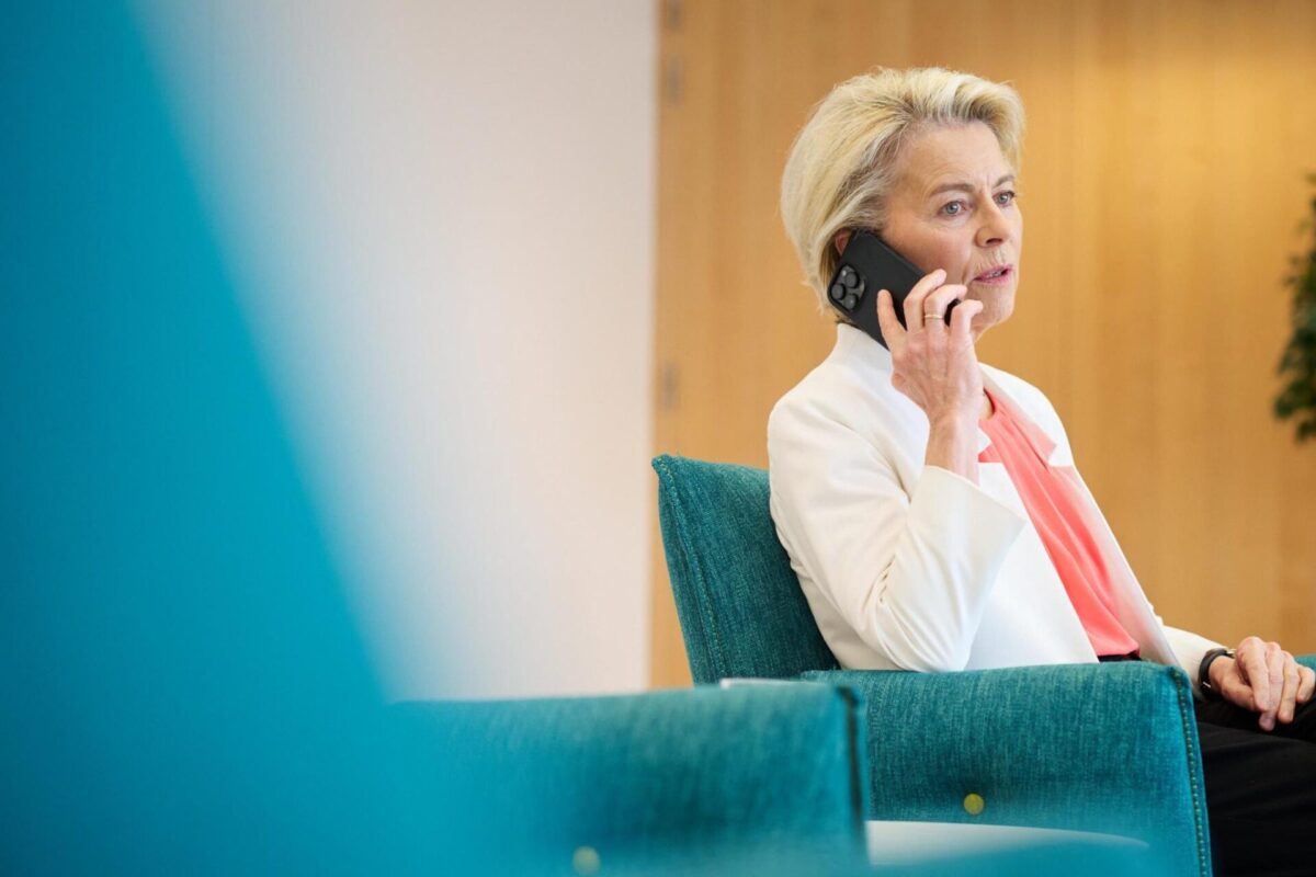 Ursula von der Leyen anunţă marţi noua echipă de comisari europeni. Roxana Mînzatu este propunerea României