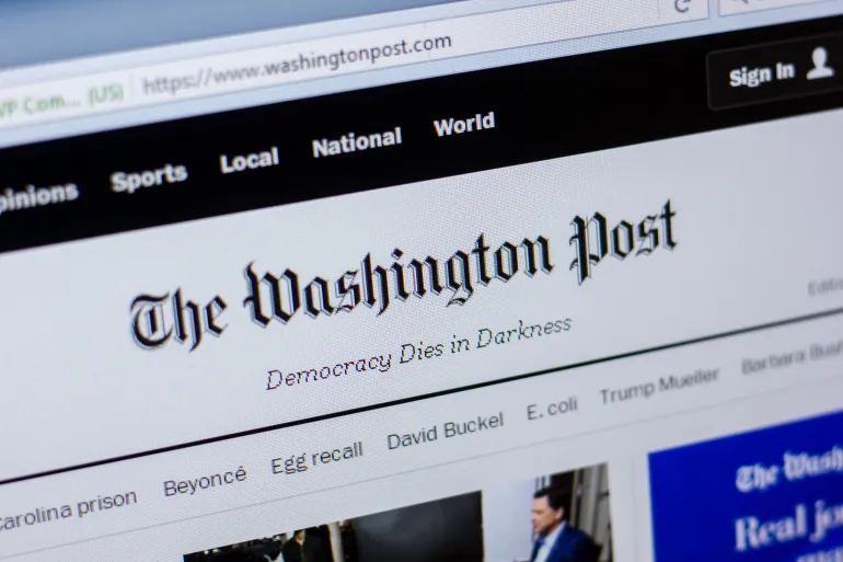 Washington Post slogan „Democracy dies in darkness”