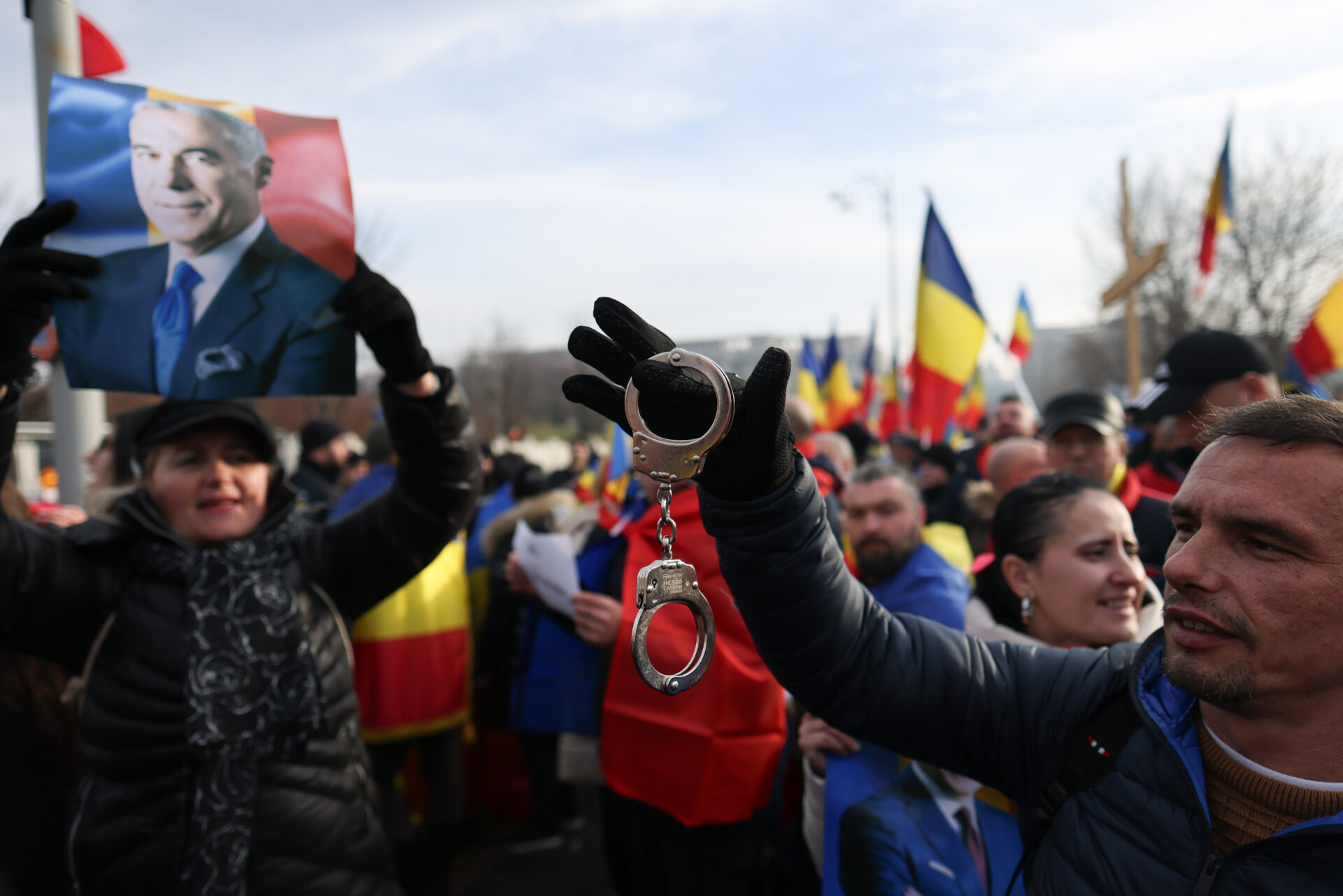 Georgescu și Simion cheamă din nou românii în stradă, de Mărțisor. Măsurile anunţate de Jandarmerie