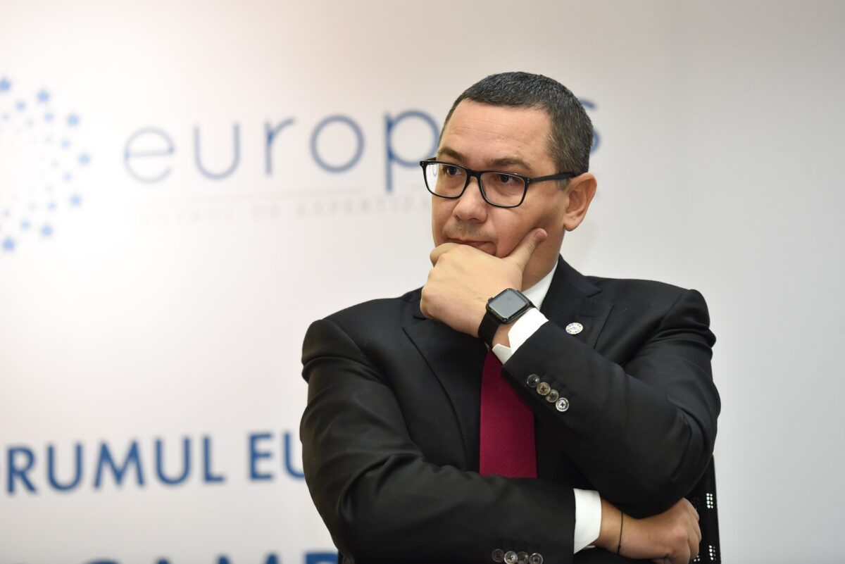 Victor Ponta cere, odată cu demisia președintelui, plecarea tuturor celor care fac parte din „sistemul Iohannis”