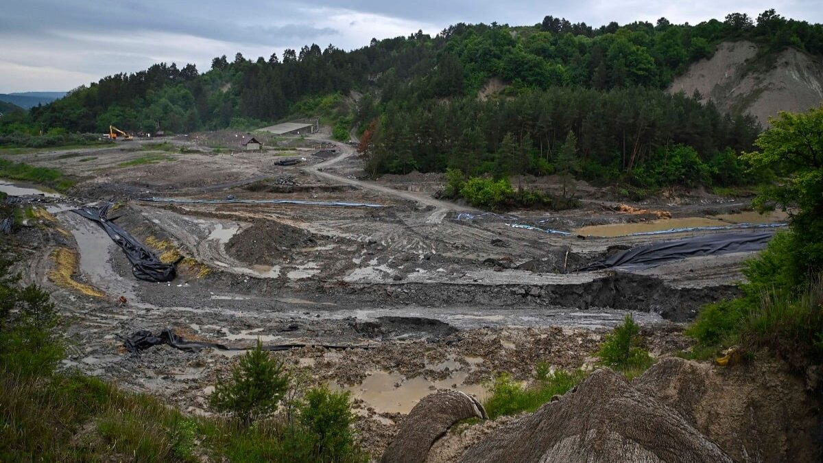 Dezastrul de la Salina Praid. Guvernul va aloca 300 de milioane de lei pentru o intervenție de urgență