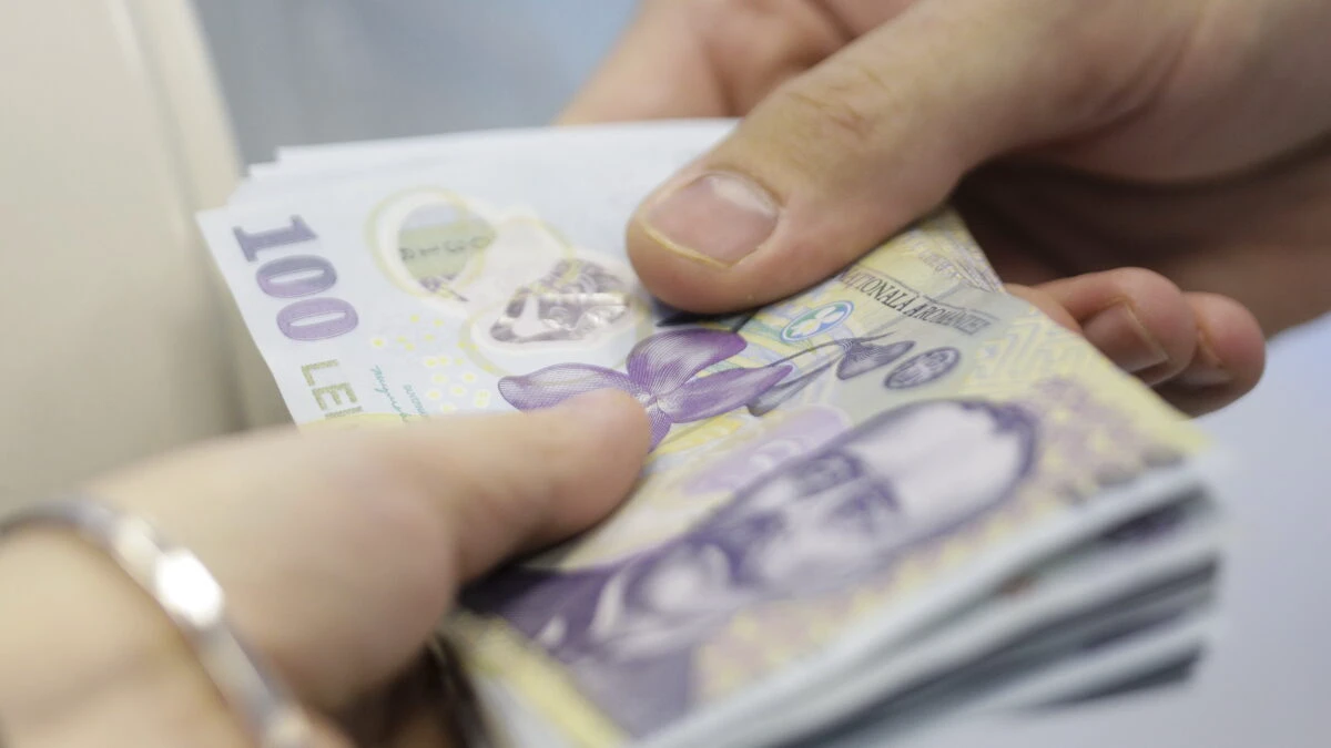 ANALIZĂ Ce este taxa pe tranzacțiile bancare și cum afectează populația și economia