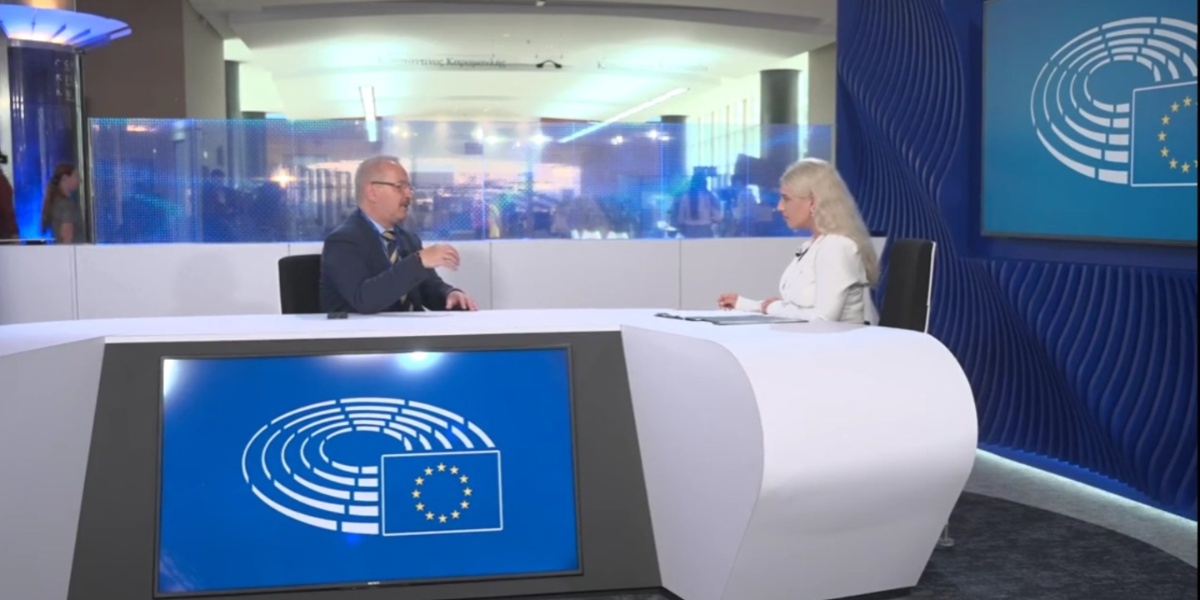 VIDEO EXCLUSIV Vasile Dîncu, prima reacție după ce s-a scris că PSD îl va propune la conducerea SIE