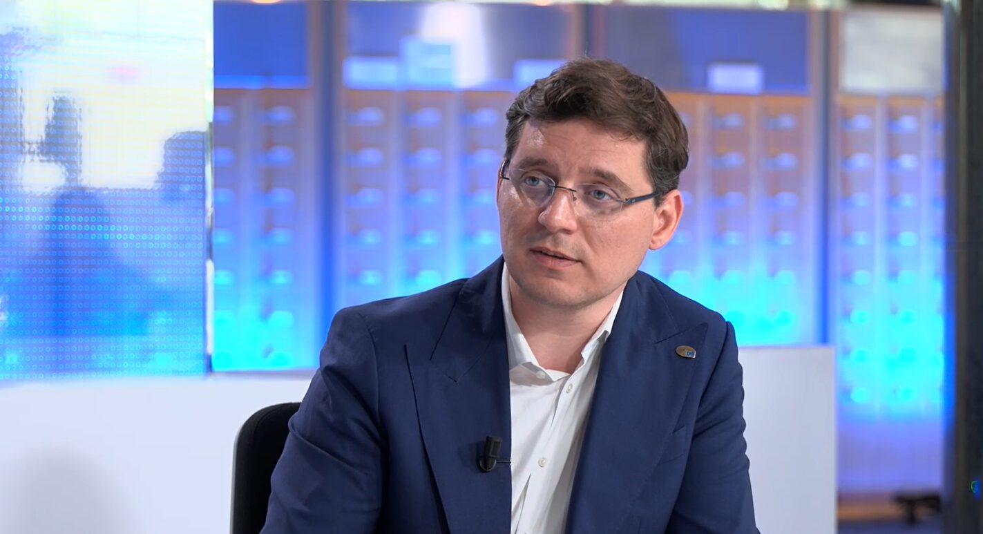 VIDEO EXCLUSIV DIN BRUXELLES. Victor Negrescu: România poate salva până la 7 miliarde de euro din PNRR – 3 soluții