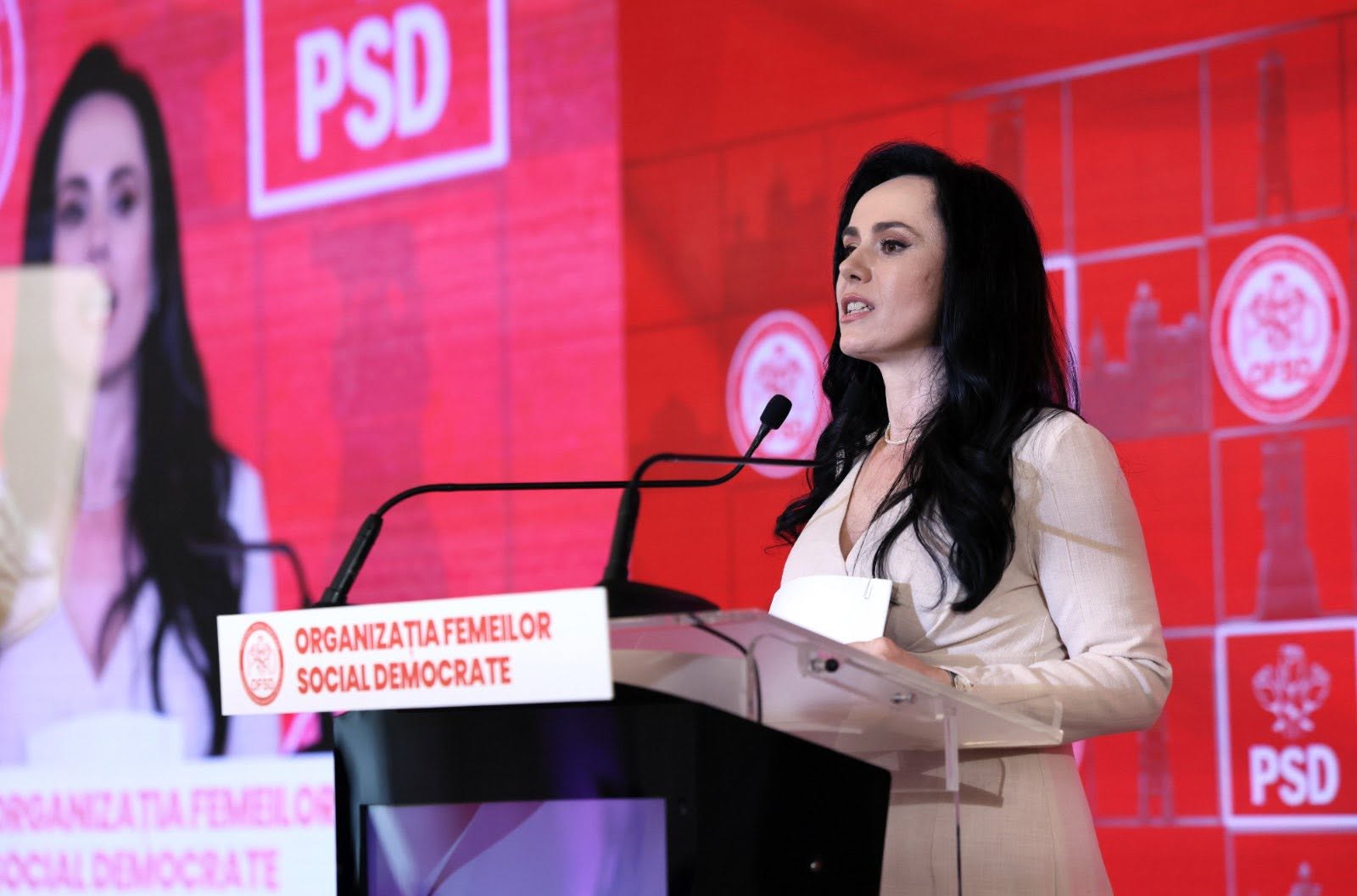 Simona Bucura-Oprescu